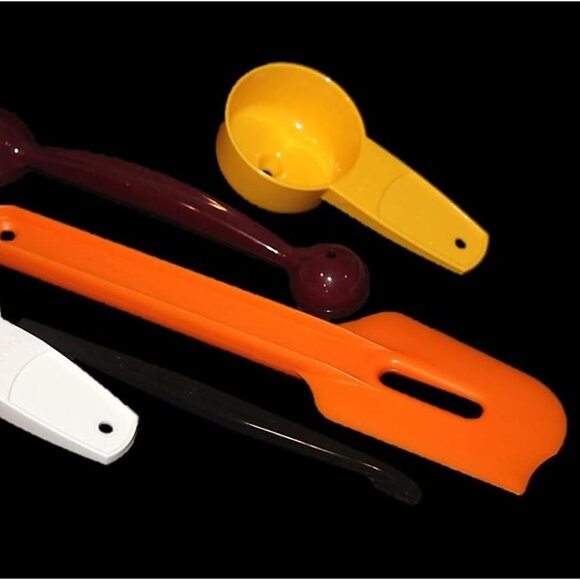 Tupperware Scraper Spatula, Melon Baller, Citrus Peeler, Mini Funnel, Tea Strain - Picture 11 of 14